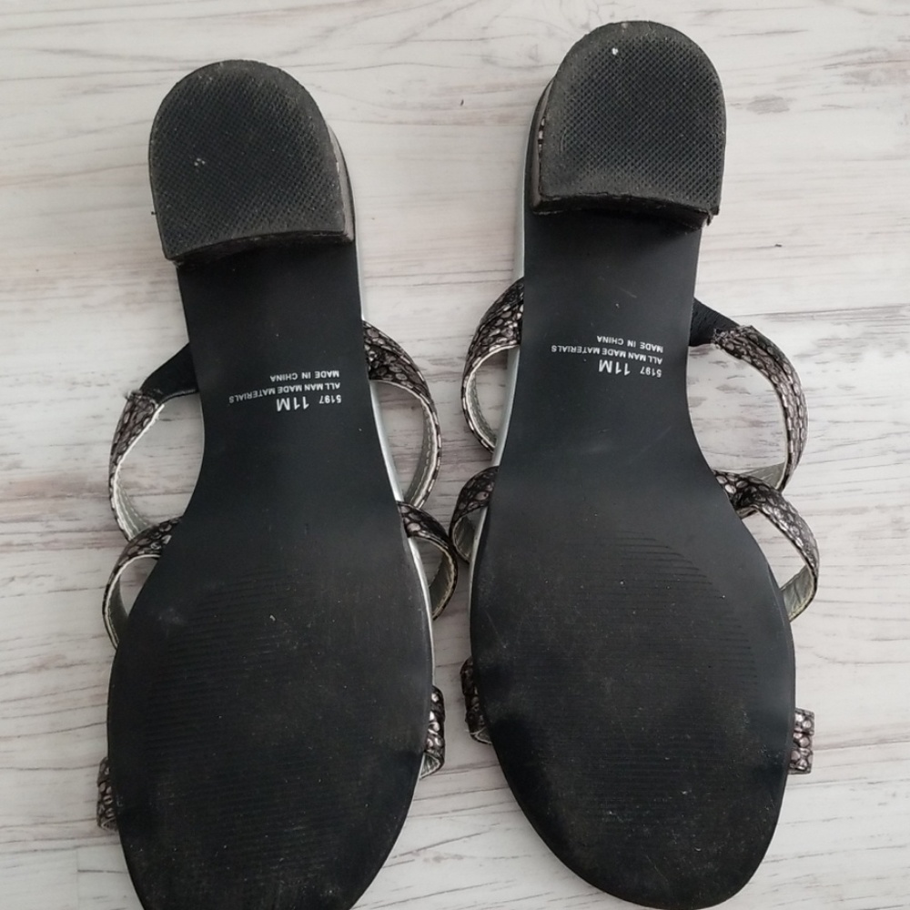 Sandals - Picture 3 of 4